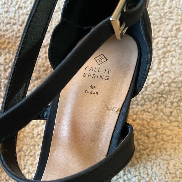 🌸 Call it Spring 🌸 “Adiralla” strappy black heel - Picture 4 of 10